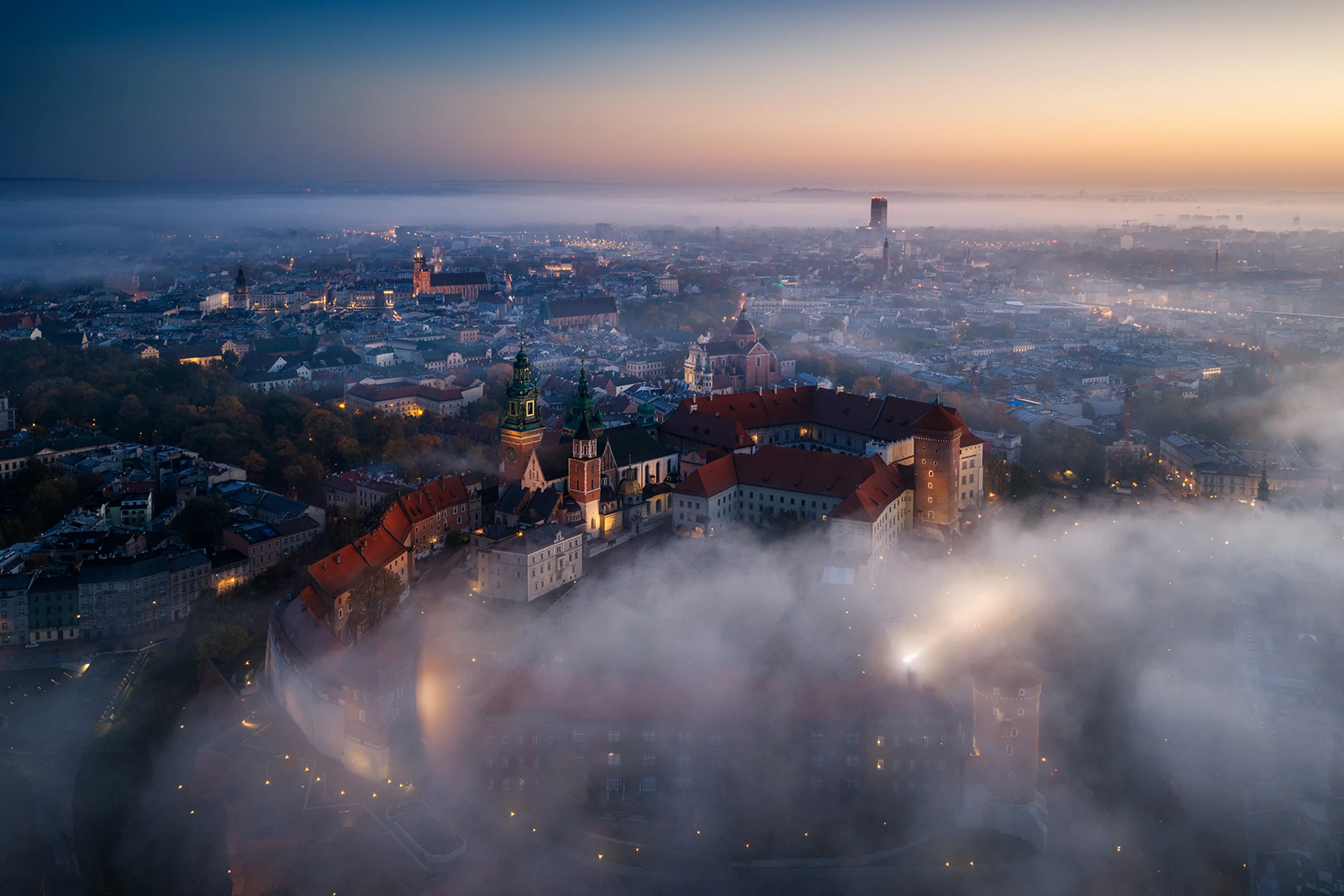 Kraków między nocą a dniem