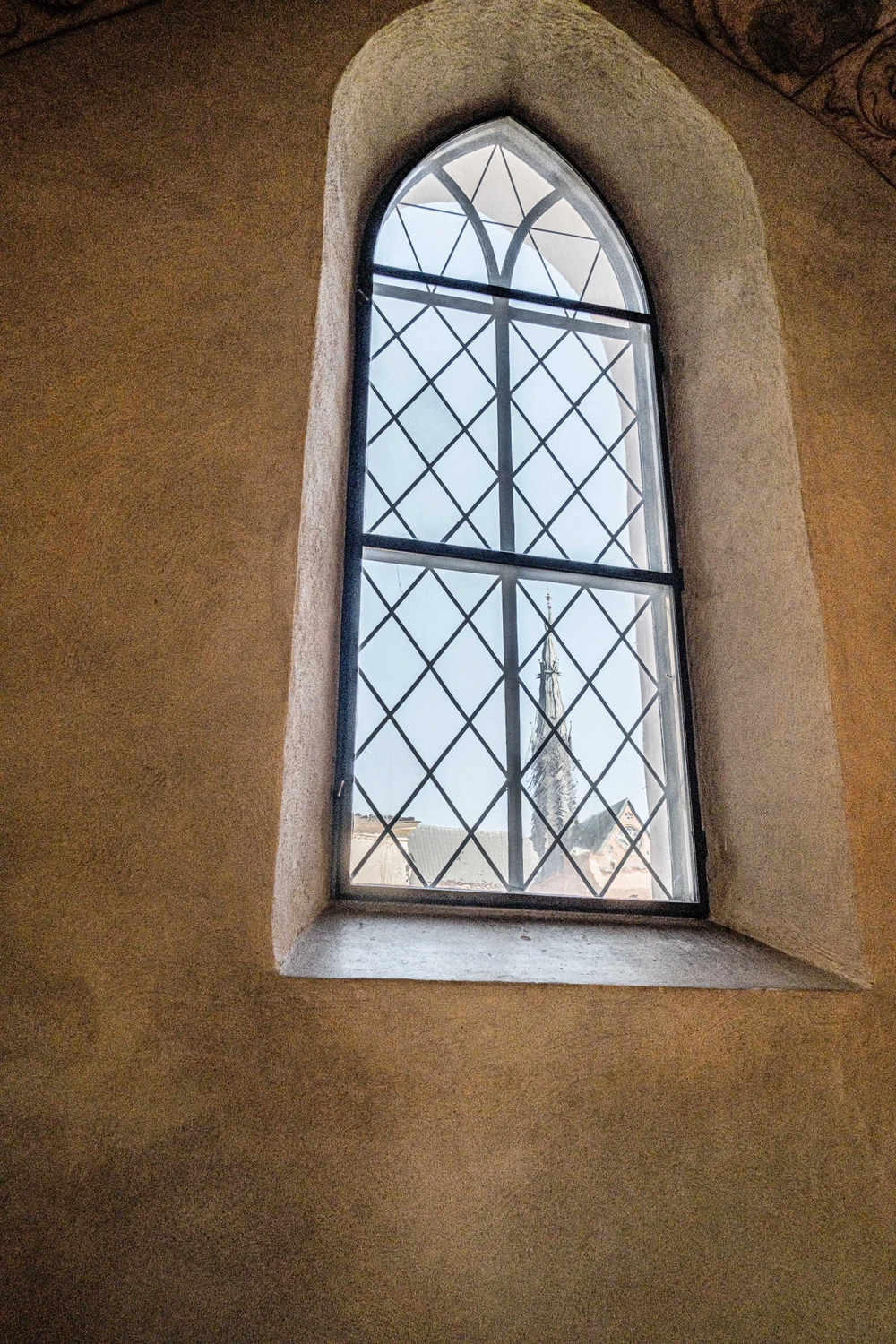 1672