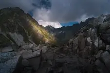 Świetlista szrama