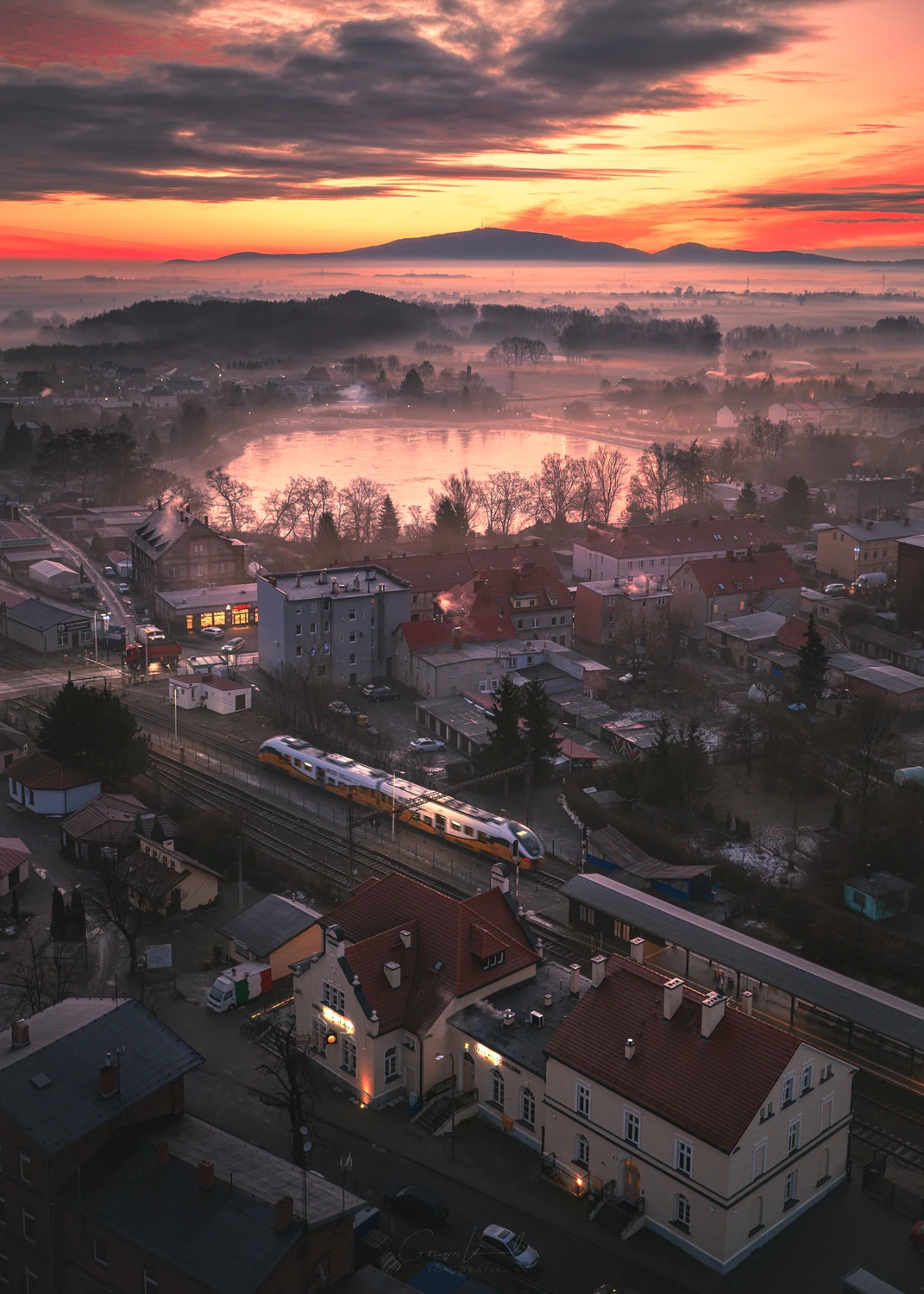 Wschód słońca nad Żarowem