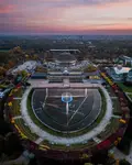 Moc jesiennych kolorów przy Hali Stulecia we Wrocławiu