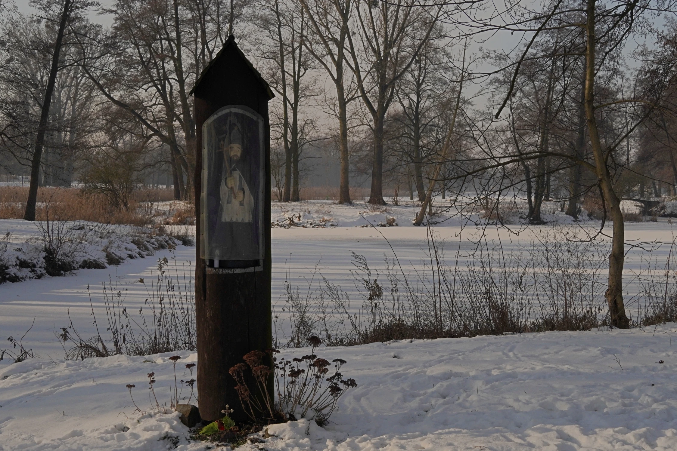 kapliczka Św. Jan Nepomucena