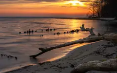 Na dzikiej plaży