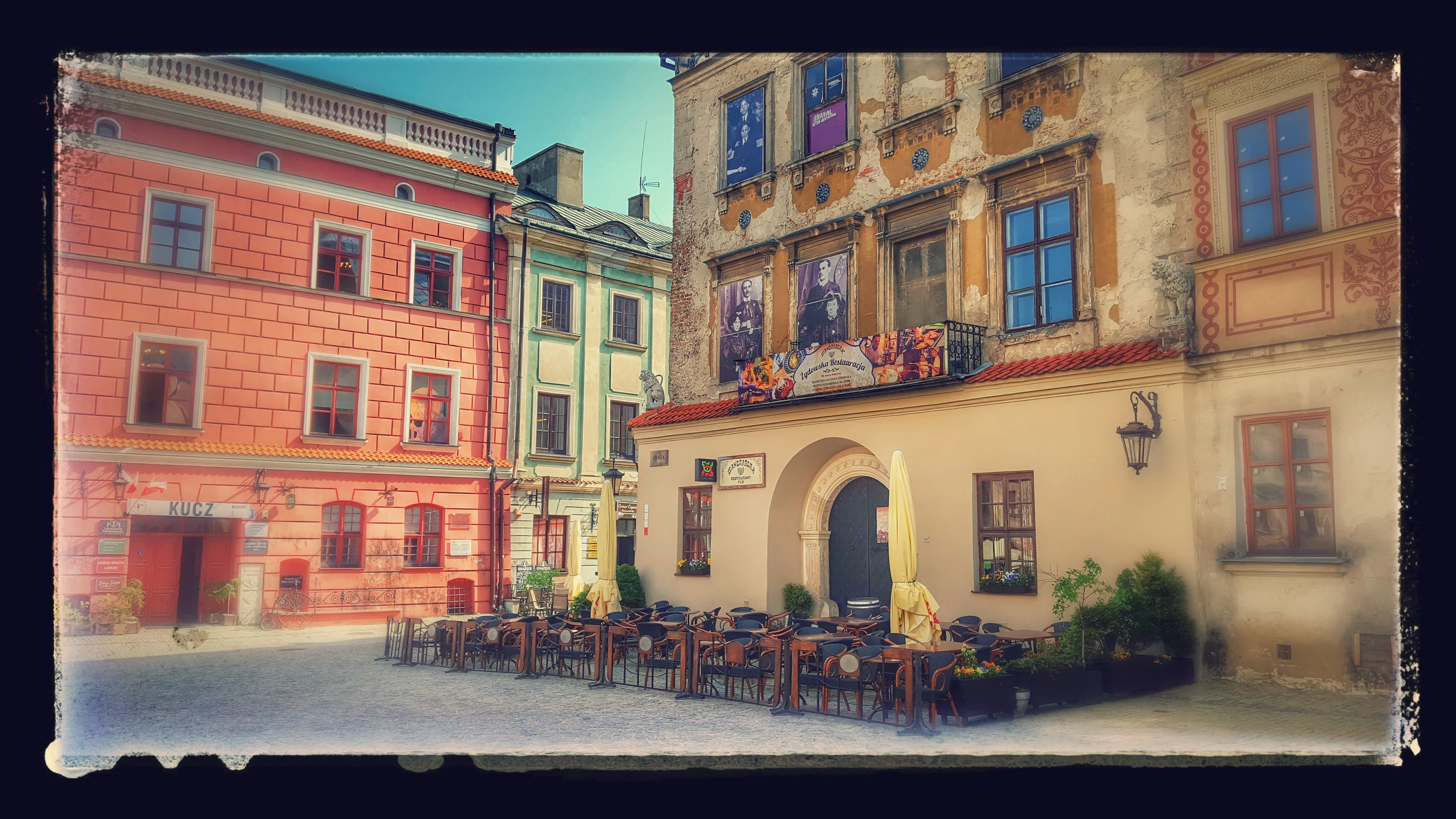 Poranek na mieście.