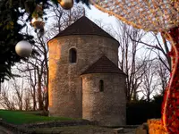 ŚWIĄTECZNY SZEPT KAMIENIA