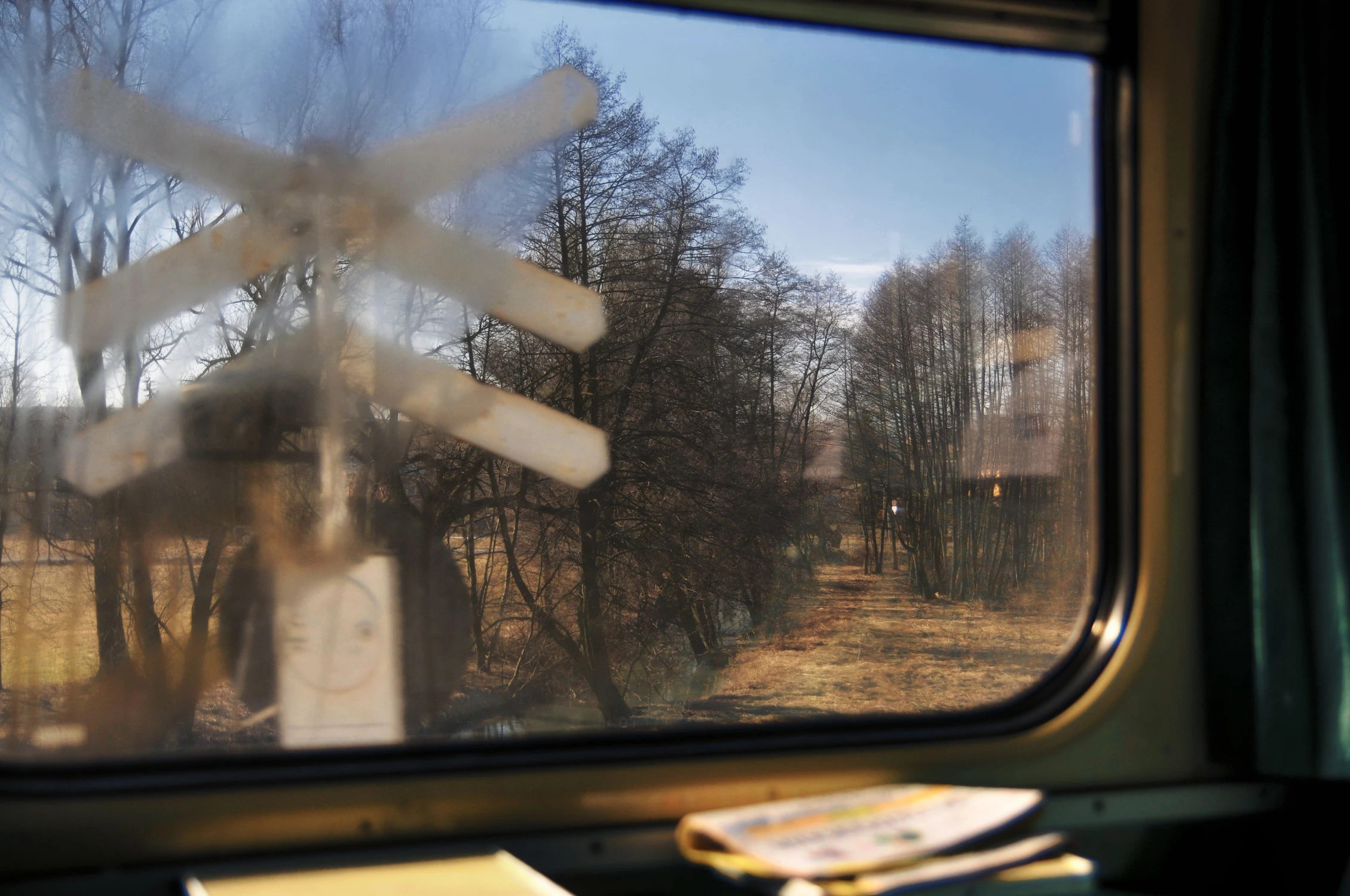 Krajobraz widziany z okna pociągu