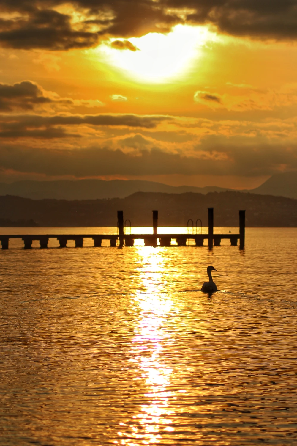 Zachod słońca nad jeziorem Garda