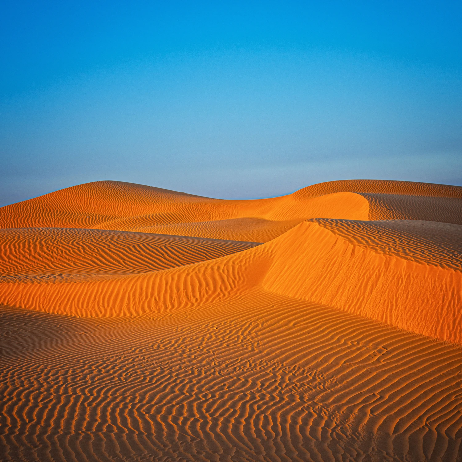 Fale zachodzącego Słońca