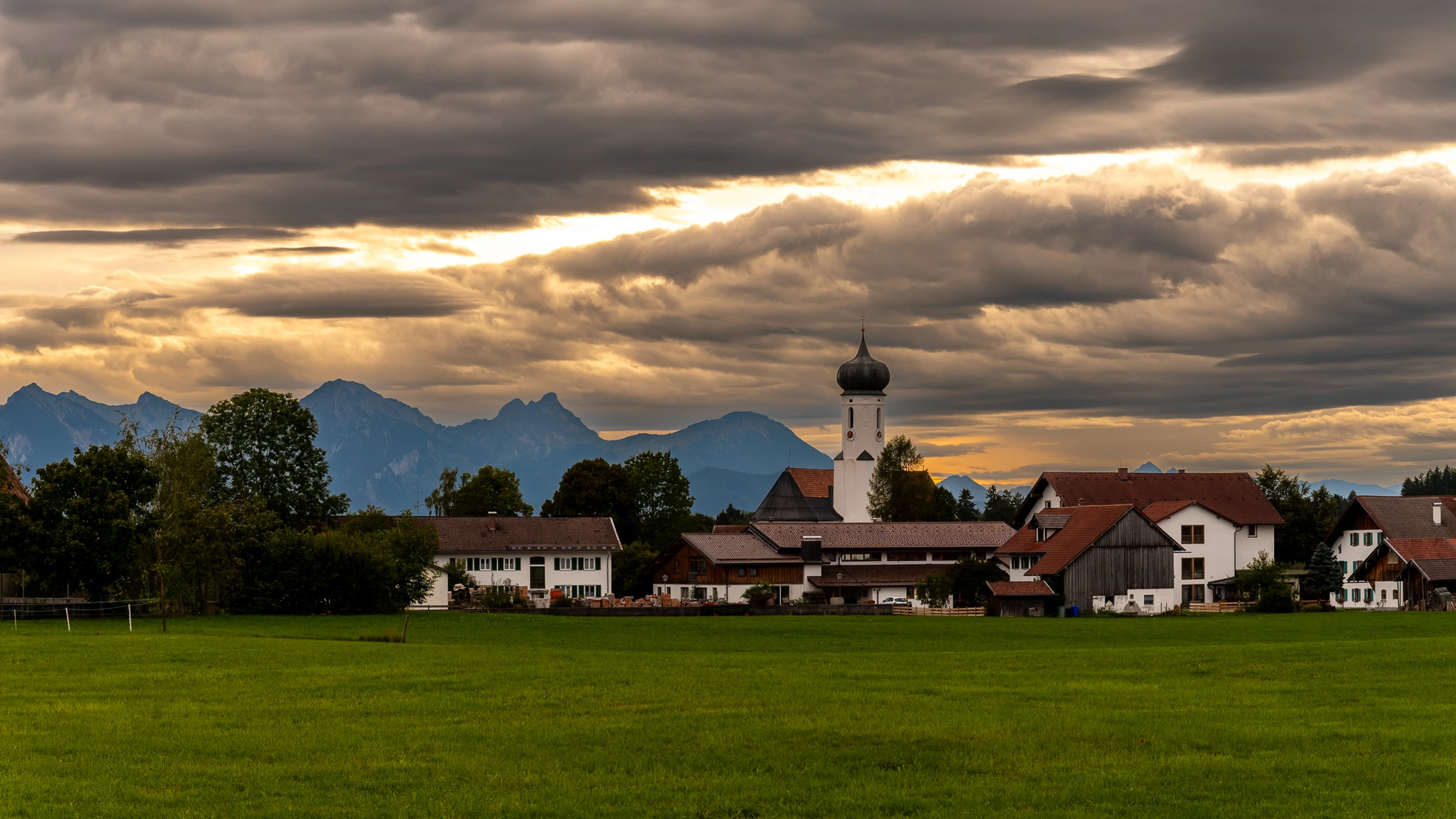 Zachód słońca w Berghof, Bawaria