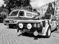 Zapach benzyny z lat 80