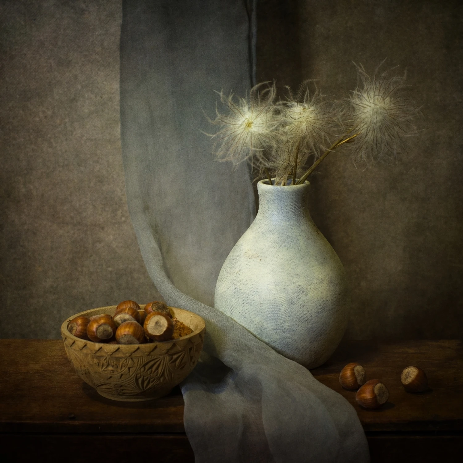 martwa natura z orzechami