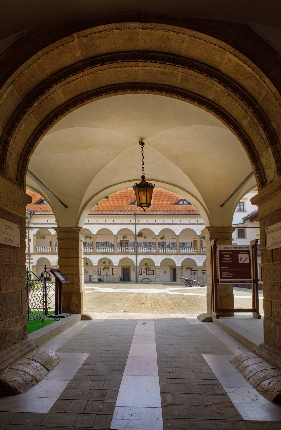 Pałac w Niepołomicach 2