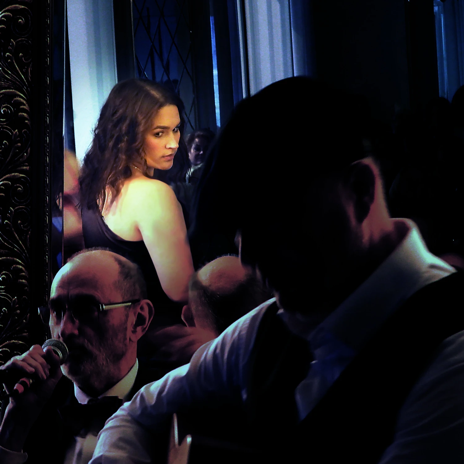 W lustrze pojawia się i znika