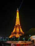 Znana wieża 🗼 w Paryżu 