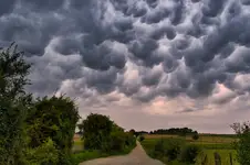 O chmurach to opowieść 