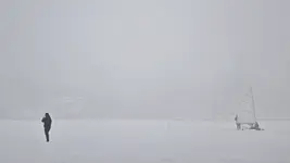 "Halo...! Serwis żagli?"