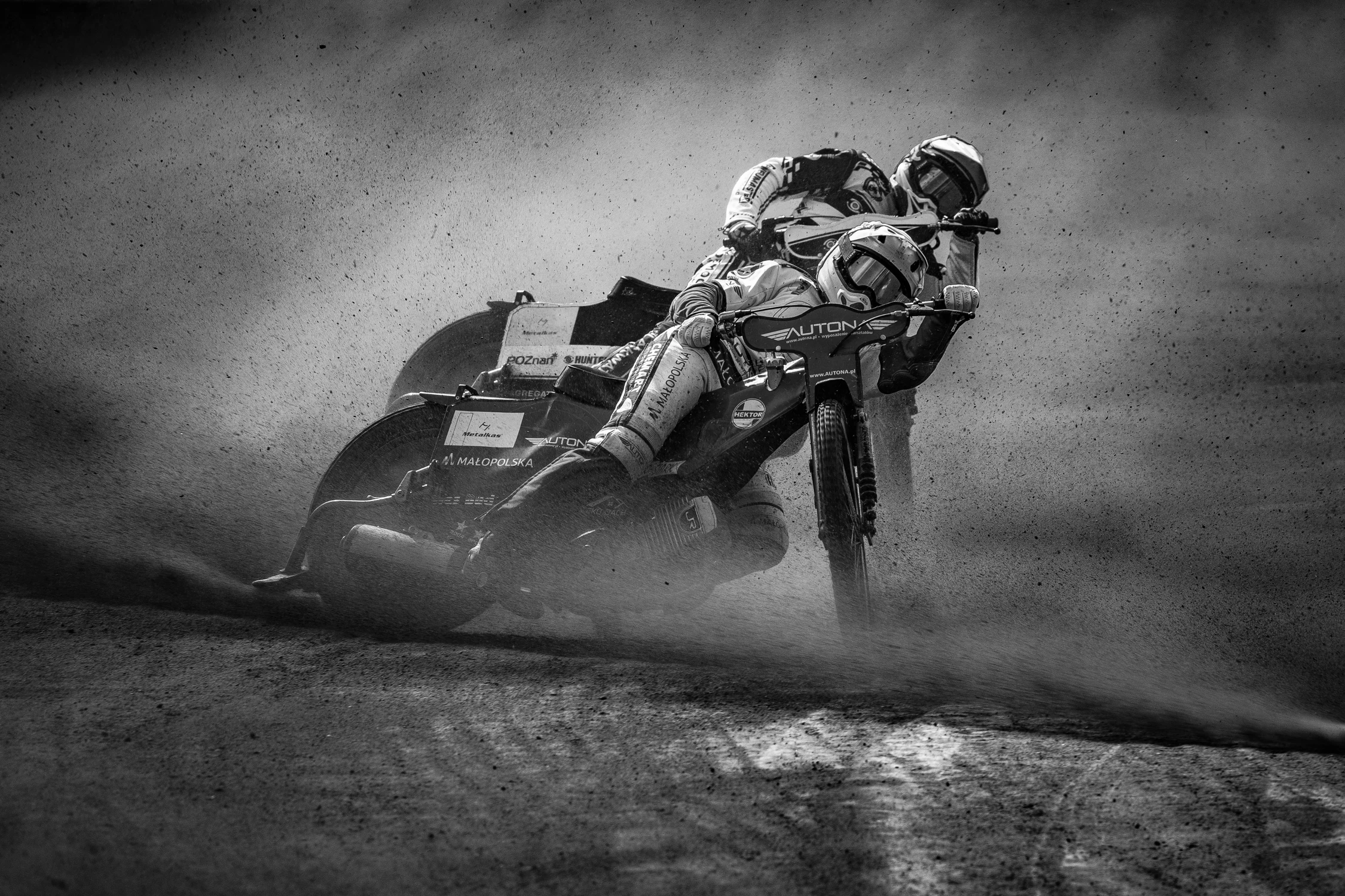 Czarno białe zdjęcie czarnego sportu